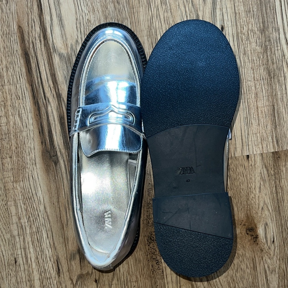 NWOT Zara Silver Metallic Loafers Size 42 or 11 (US) - Picture 9 of 11